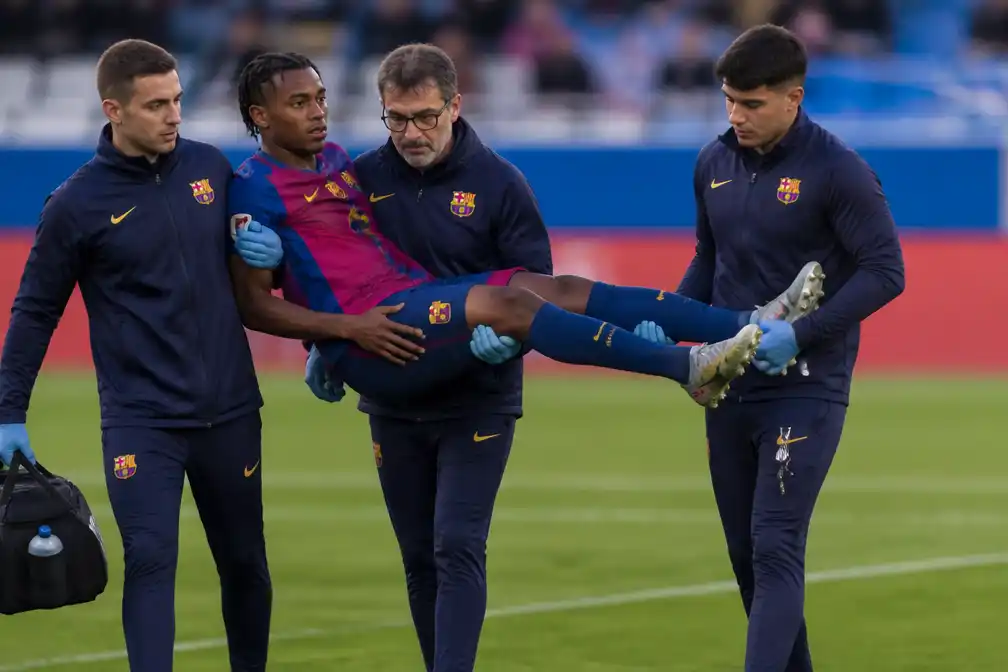 FC Barcelona stelt gerust: Jesse Bisiwu heeft slechts kneuzing aan enkel