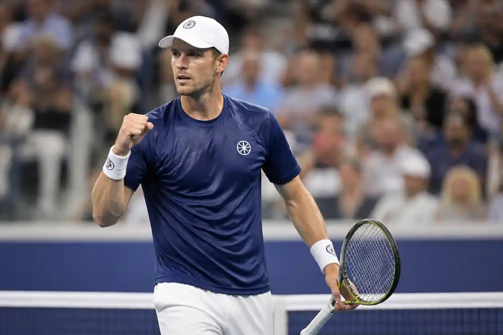Van de Zandschulp verrast De Minaur en bereikt derde ronde US Open
