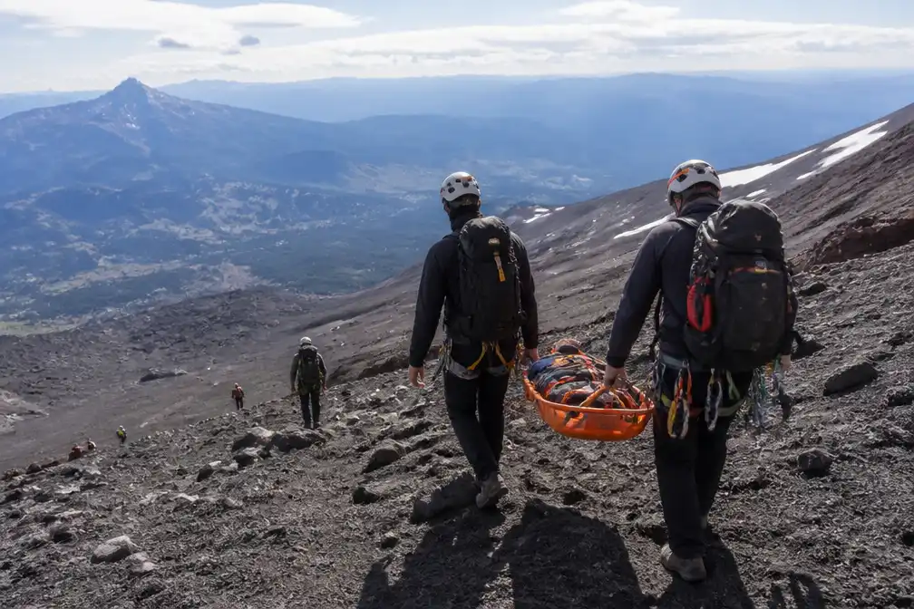 Drie bergbeklimmers gered op Mount Shasta na blind vertrouwen op AI-route