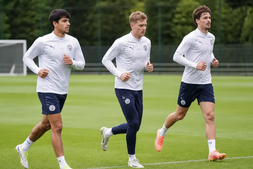 PSV mist Ouaissa, Lammers en Bro Hansen bij Ajax-topper