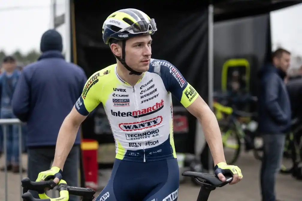 Toon Aerts ondergaat nieuwe operatie na dubbele kniebreuk, herstel vertraagd
