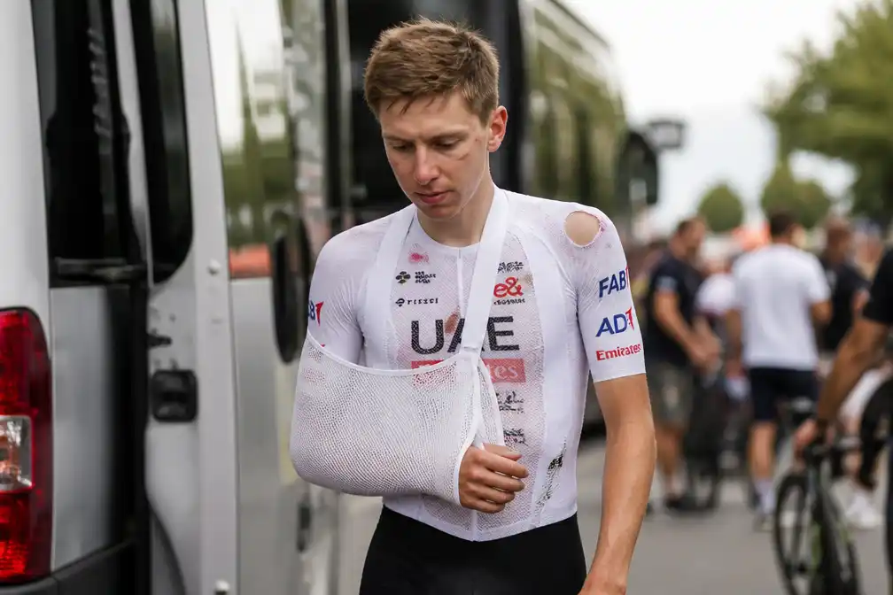 Pogacar mist rest van seizoen na operatie na val in Vuelta