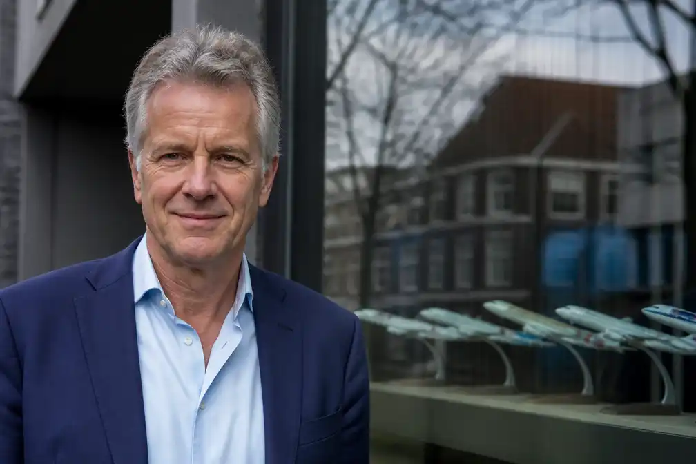Theatermaker Jon van Eerd sluit productiebedrijf Pretpakhuis in 2027