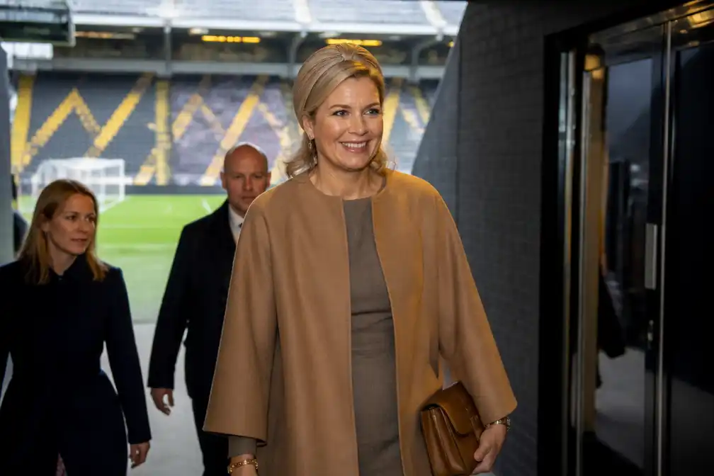 Koningin Máxima bezoekt NAC Breda voor documentaire over mentale gezondheid