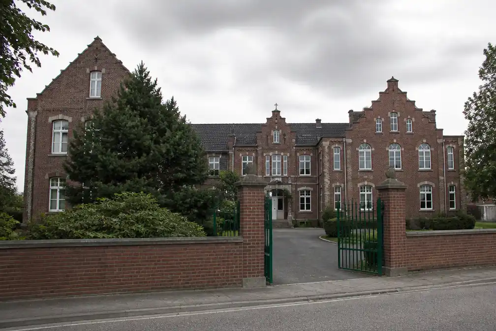 Historisch Huize Godtschalck in Loker wordt omgebouwd tot 28 woningen