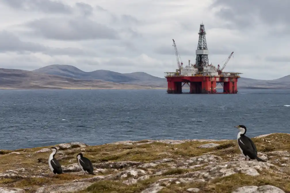 Argentinië start juridische procedure tegen oliebedrijven bij Falklands