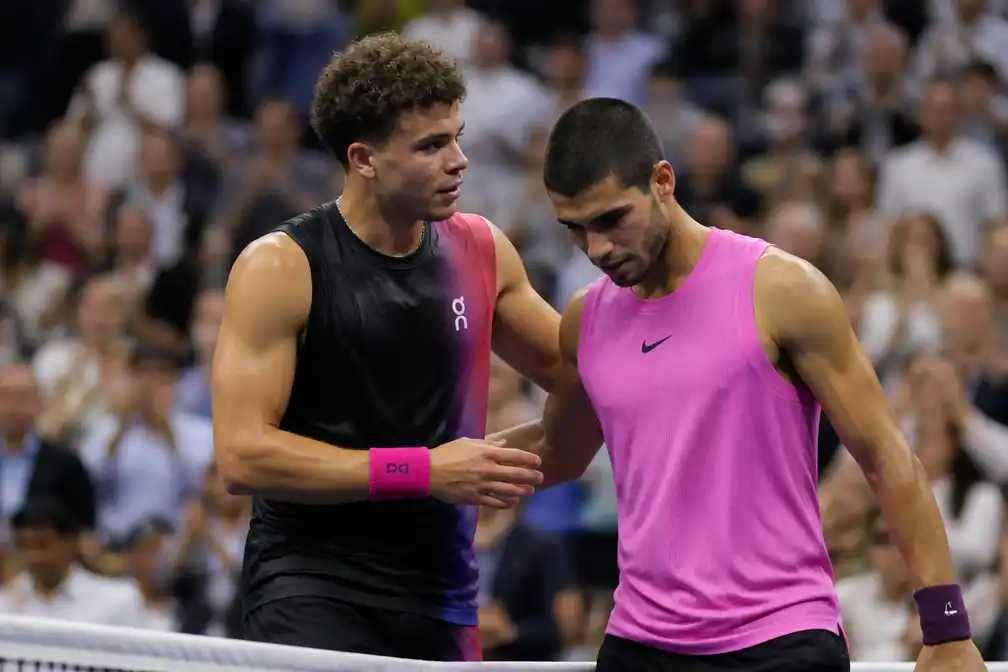 Ben Shelton verrast Carlos Alcaraz in vijfsetter op US Open