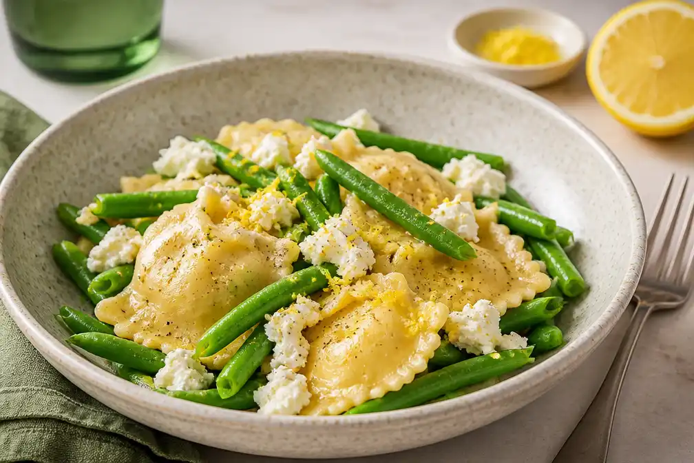Receptenrubriek toont ravioli met groene bonen en citroenricotta van Veggilaine