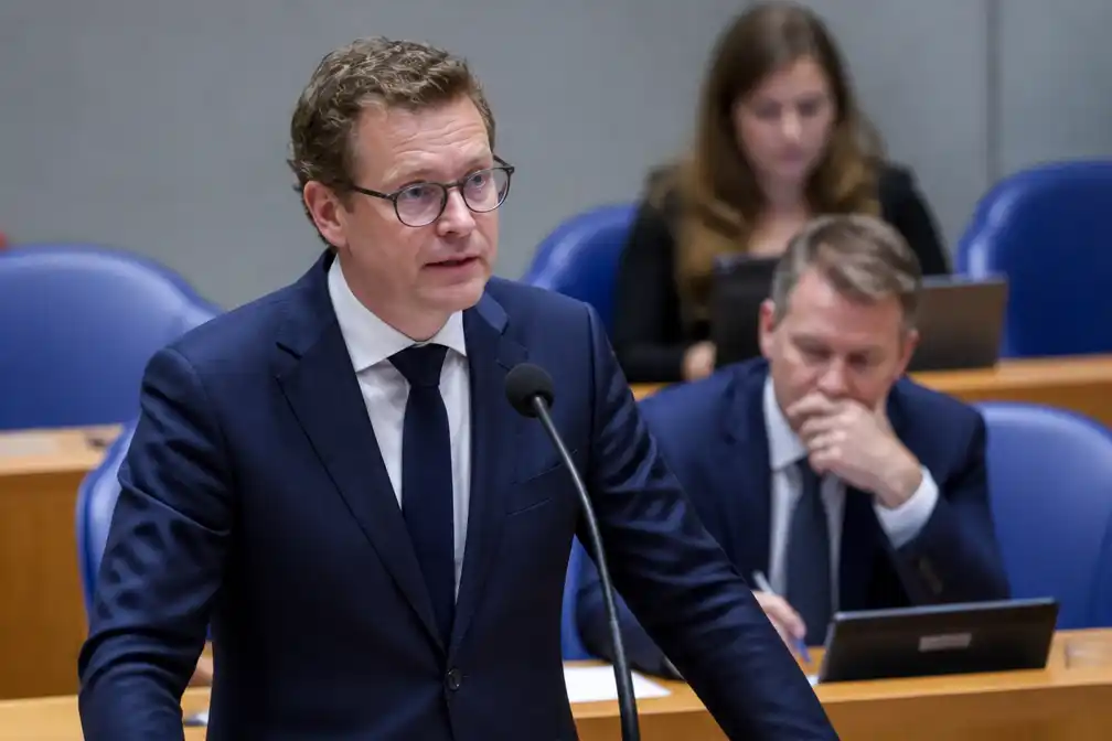 Van Weel bewaart coldcasegegevens en riskeert dwangsom van AP