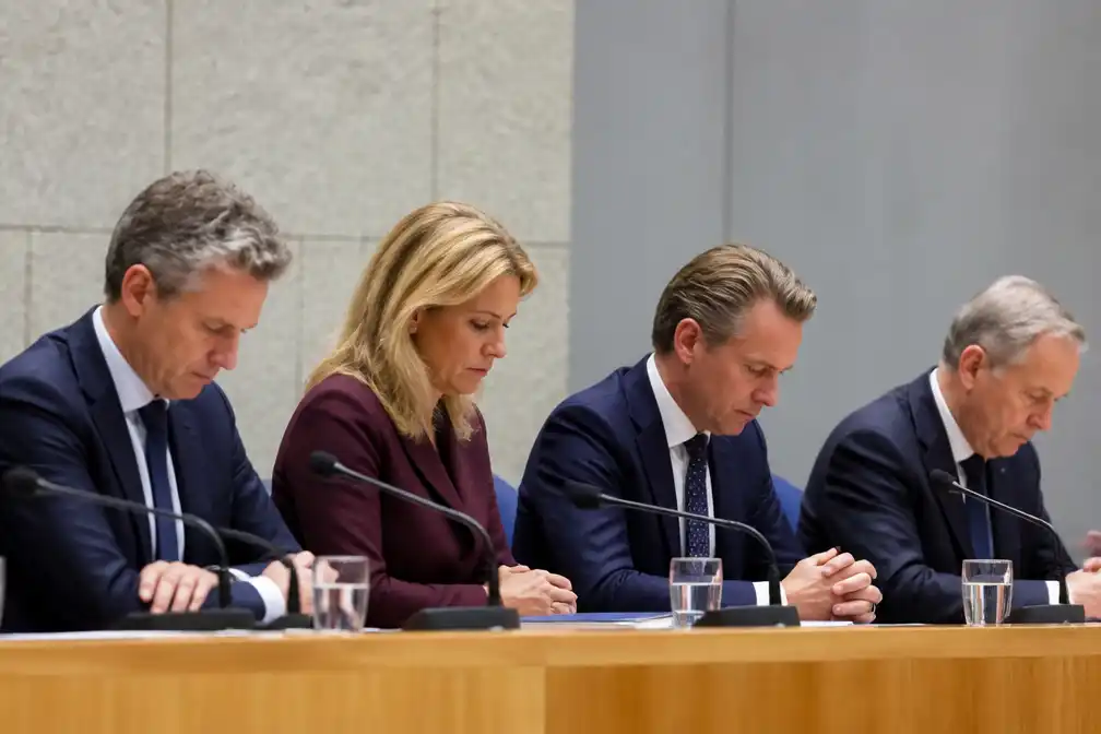 Kabinet biedt opnieuw excuses aan over datakluis toeslagenaffaire