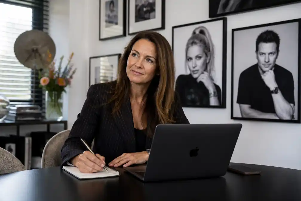 Carlijn de Vries, manager van Johnny de Mol en Bridget Maasland, boekt succes op TikTok