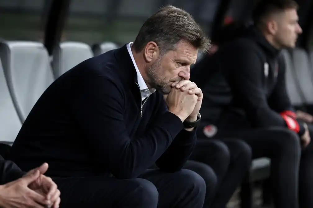 KV Kortrijk verliest met 3-0 bij La Louvière, druk op coach Jonckheere neemt toe