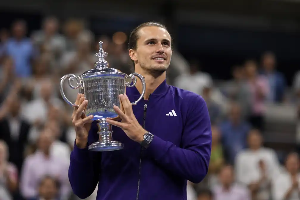 Zverev verslaat thuisfavoriet Shelton in vier sets en wint US Open
