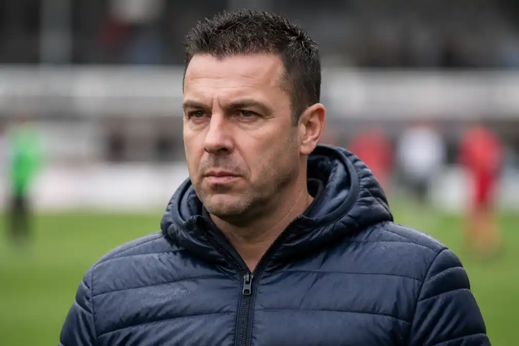 Oud-spits Jhon van Beukering (42) opnieuw in opspraak na kaakslag bij IJsselmeervogels-GVVV