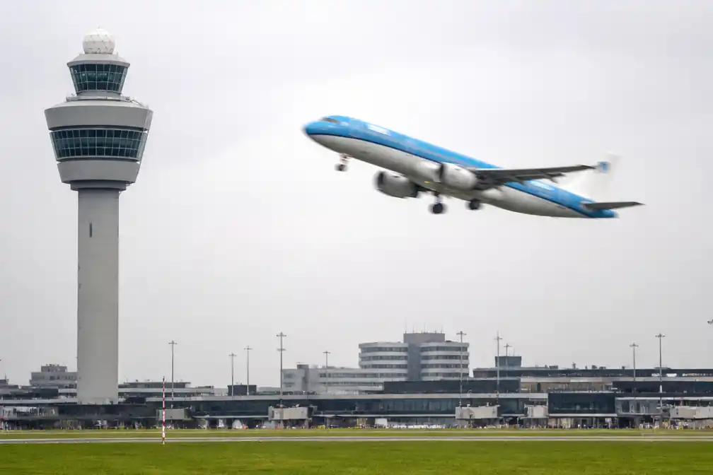 Raad van State: Schiphol kan krimpen en geluidsgrenzen gaan handhaven vanaf 1 november