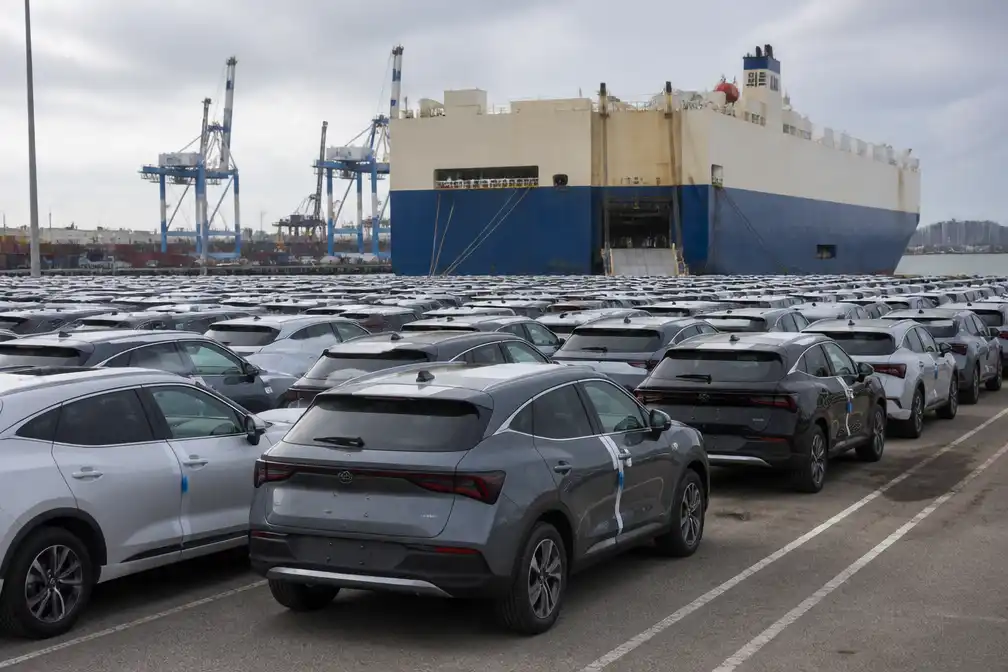 EU vraagt China om export van hybride auto's te beperken tot circa 15 procent