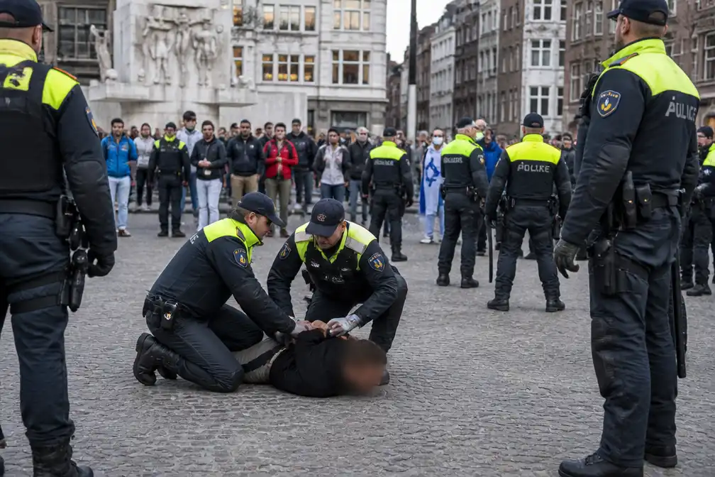 Bijna zestig aanhoudingen rond tegendemonstratie bij Israël-manifestatie op de Dam