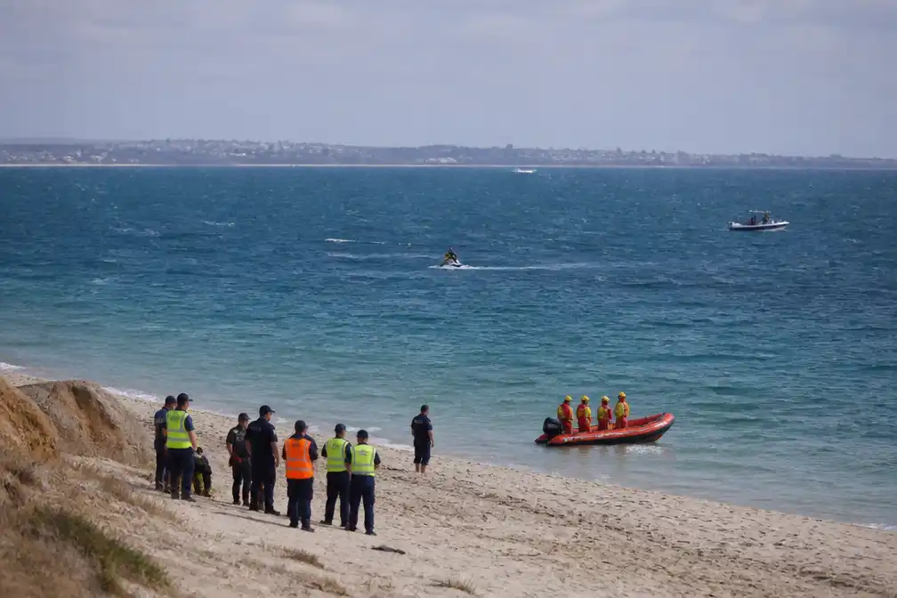 63-jarige man overleden na haaienbeet bij strand Sorrento in Perth