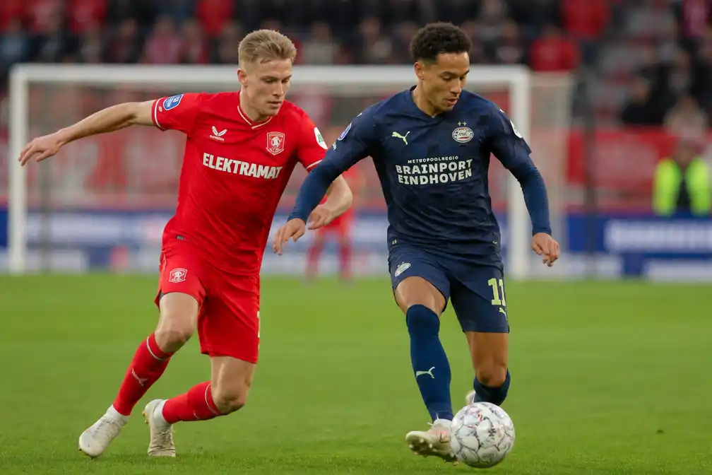 Koploper PSV wacht uitwedstrijd bij FC Twente, dat zijn vorm heeft gevonden