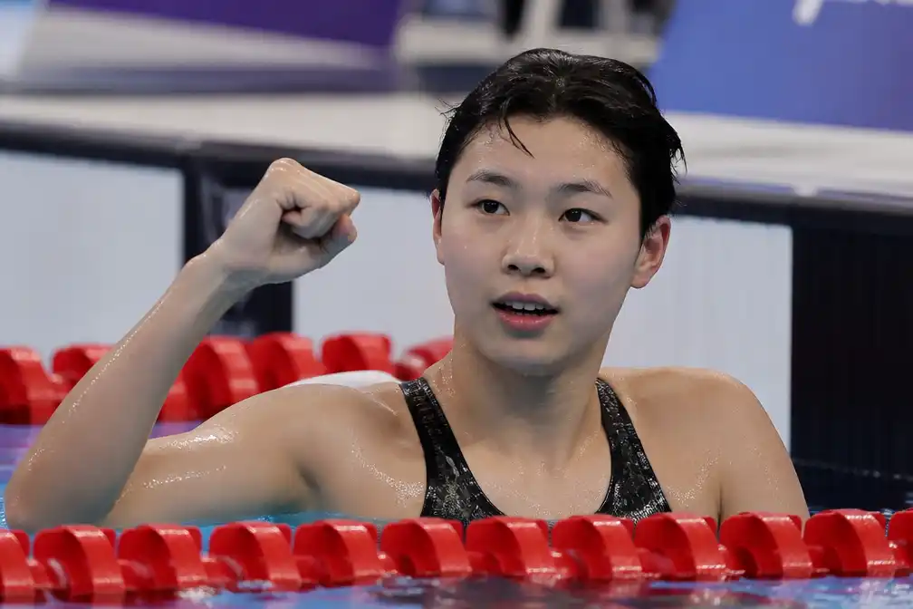 13-jarige Yu Zidi pakt goud op 200 meter wisselslag op Aziatische Spelen met tweede snelste tijd ooit