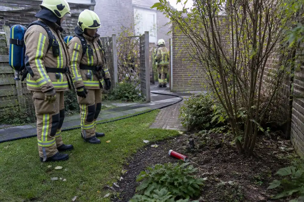 Rode koker in tuin in Baardegem blijkt onschuldig na tussenkomst van brandweer