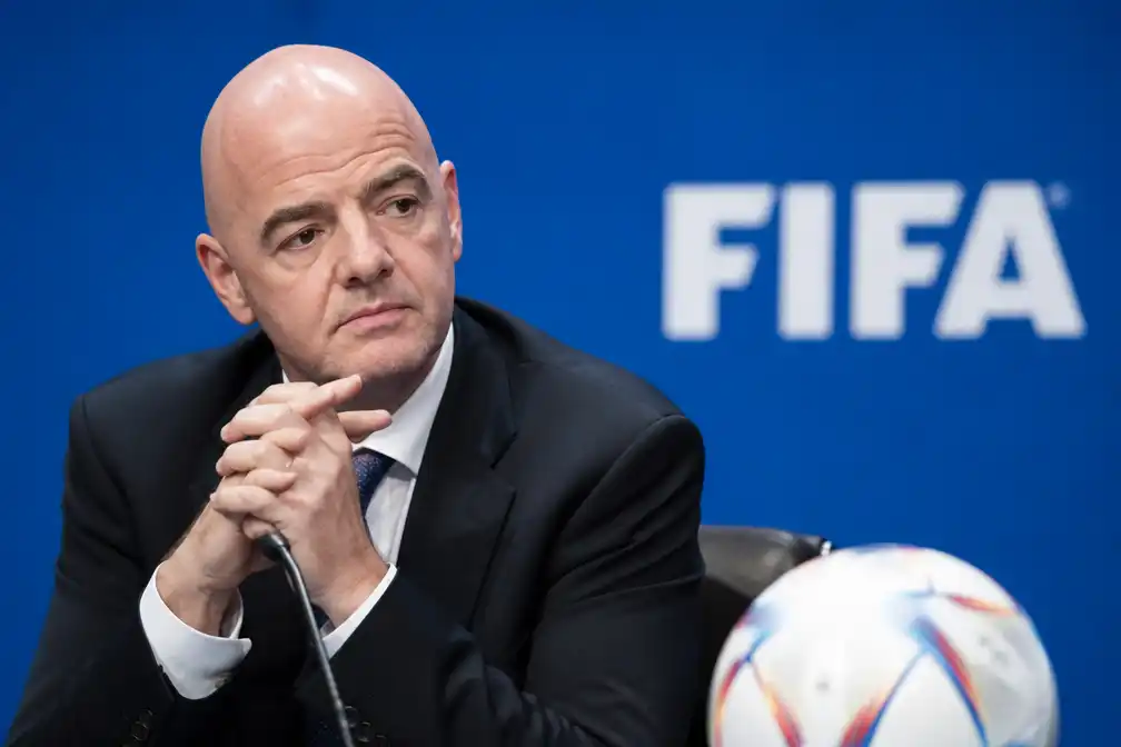 Bestuursvoorzitters topcompetities Duitsland, Spanje, Italië en Engeland kritisch op FIFA