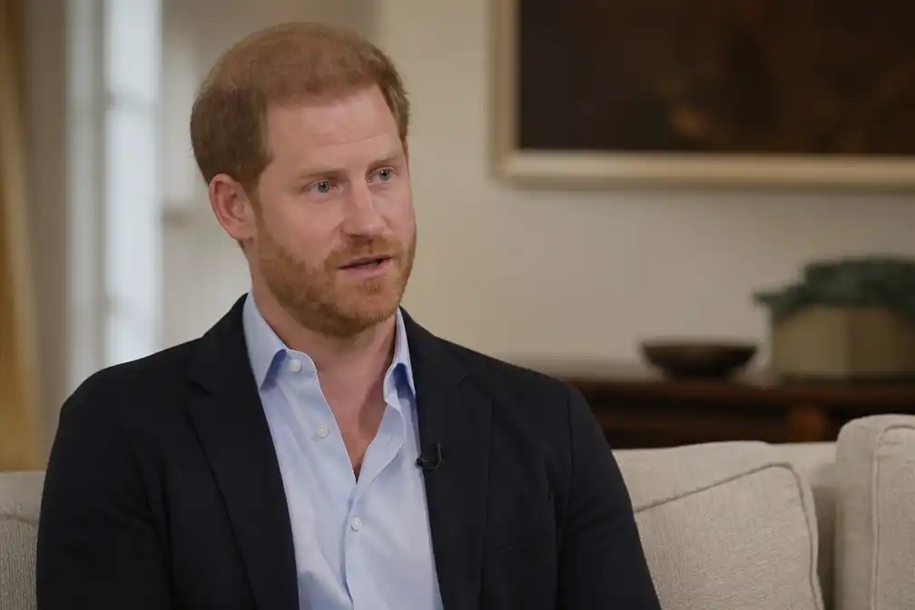 Prins Harry: 'geweldig om weer op Britse bodem te zijn'