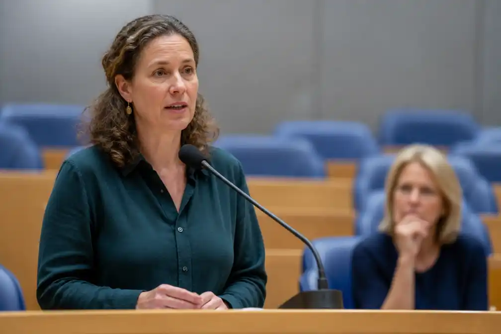 PRO-Kamerlid Lisa Westerveld wil gesprek met minister Mirjam Sterk over vergeten sanatoriumkinderen