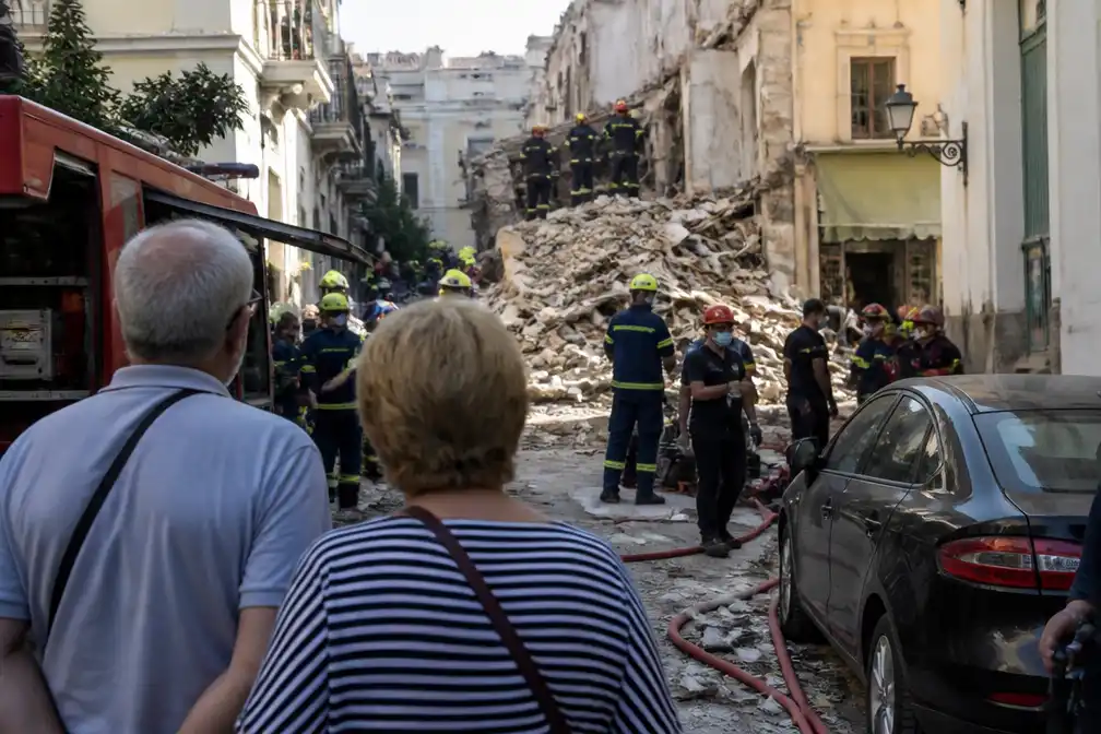 Zes doden bij explosie en instorting van gebouw in centrum Athene