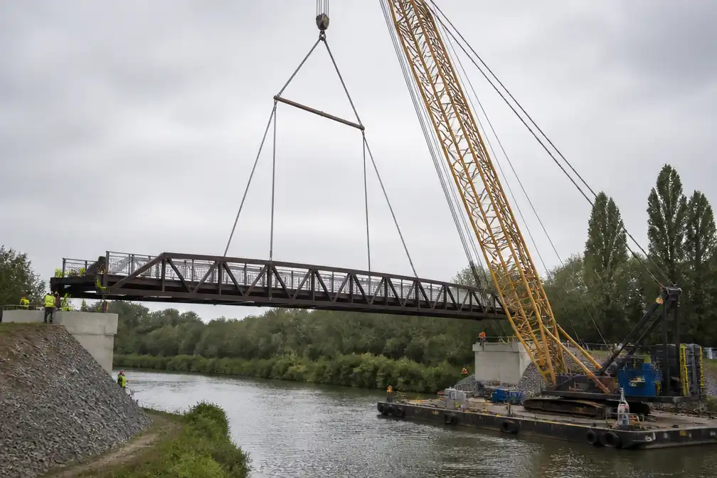 'Firtelbrug' over de Leie in Zulte is compleet, opening ten vroegste eind december