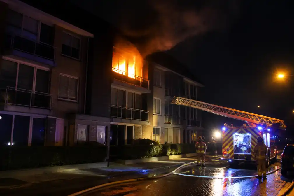 Man (67) overleden bij uitslaande brand in appartement in Haaltert