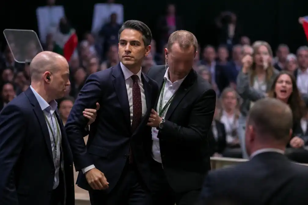 Jetten van podium gehaald bij D66-congres na pro-Palestijns protest