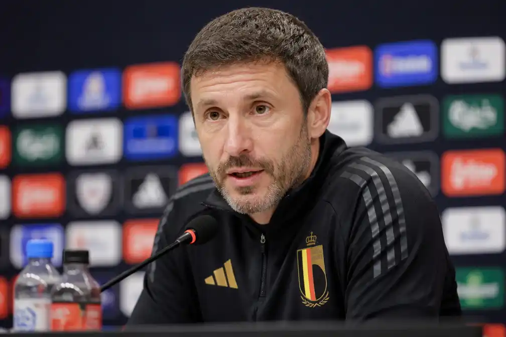 Van Bommel verandert speelwijze niet tegen Frankrijk van Zidane