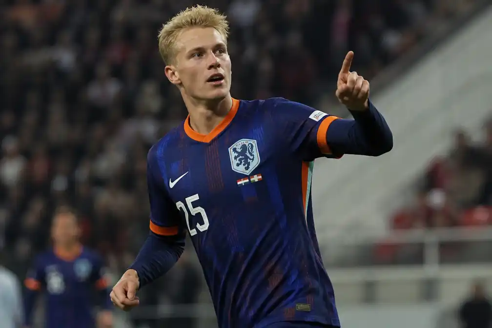 Meerdink maakt in tweede interland eerste doelpunten voor Oranje in Servië