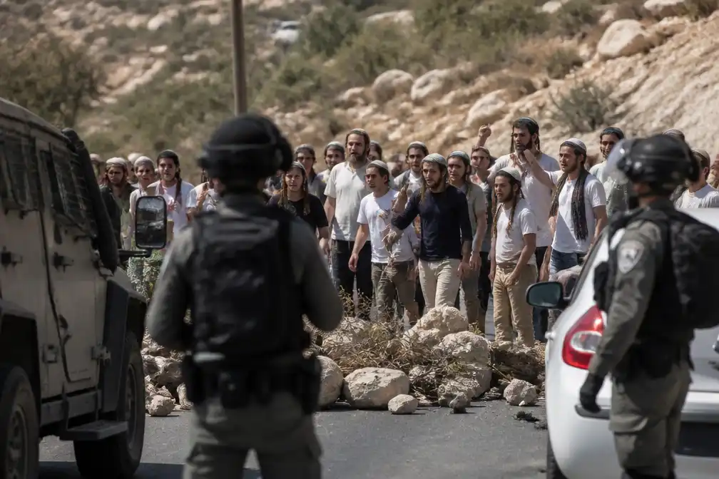 Kolonisten belagen Palestijns gezin bij terugkeer op Westelijke Jordaanoever
