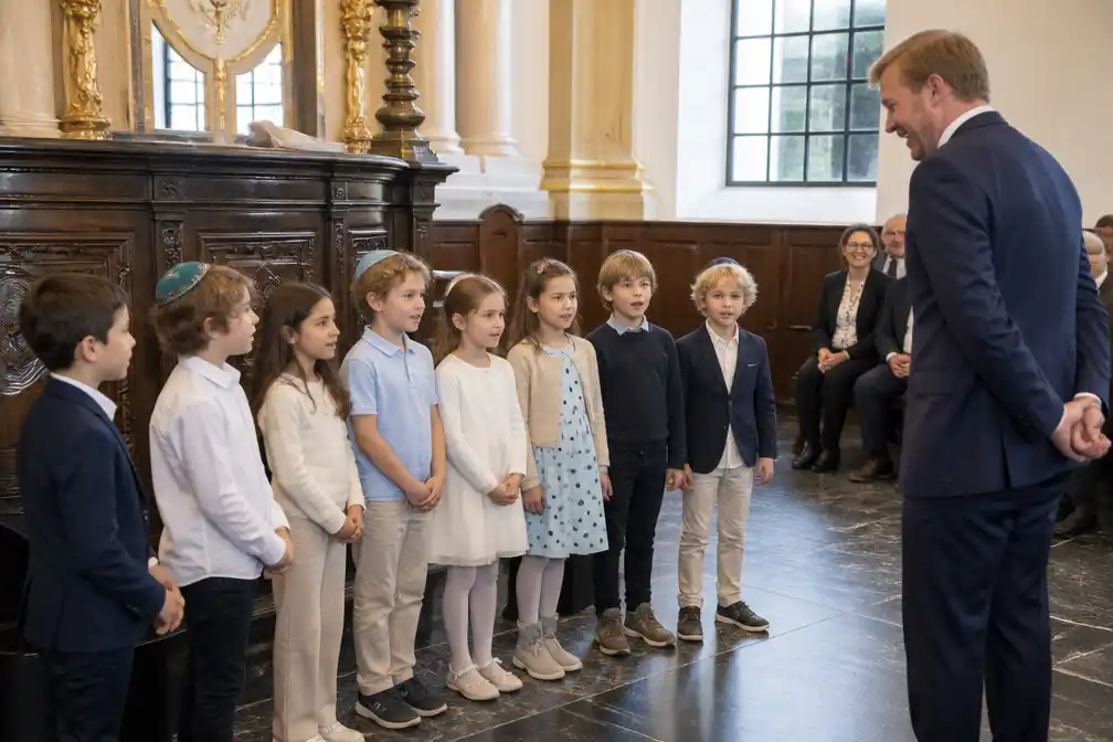 Koning Willem-Alexander toegezongen bij Liberaal Joodse Gemeente in Den Haag