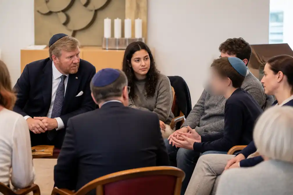 Koning hoort Joodse gemeente Den Haag over gevoel van onveiligheid