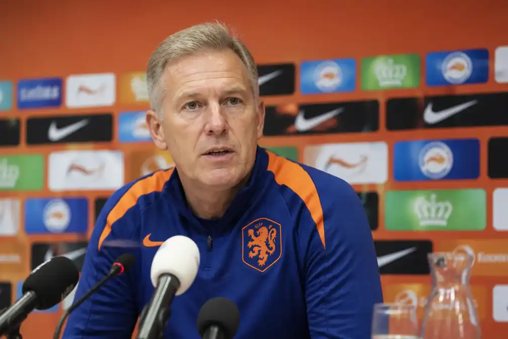 Veurink roept Kardinaal en Proost op voor play-offs tegen Hongarije