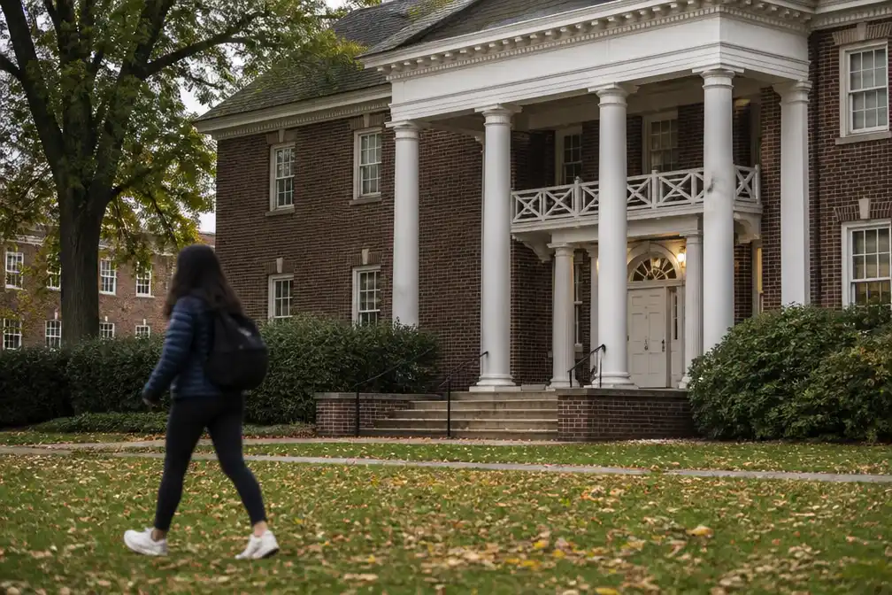 Cornell University onderzoekt melding van drogering en verkrachting in studentenhuis
