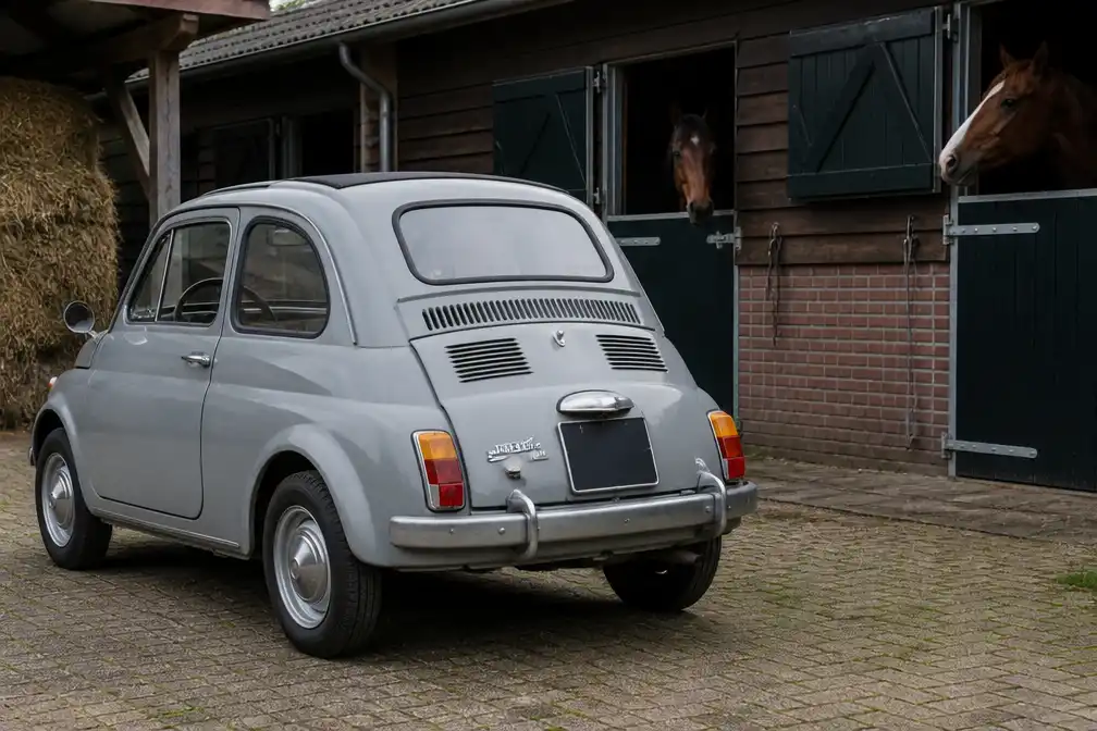 Fiat 500 uit 1965 bij Mijdrecht: waar laat je een oldtimer nog?