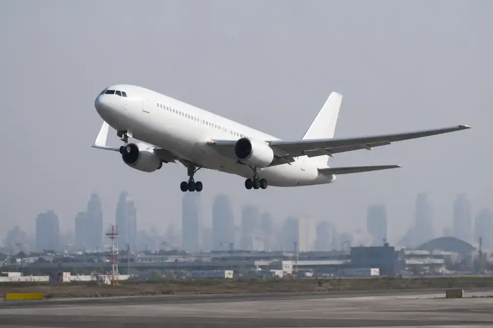 Vlucht van VAE naar Tel Aviv zendt noodsignaal uit na vermoedelijke kapingpoging