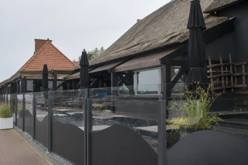 Personeel Het Booze Wijf in Lauwersoog blijft ziek, diners nog altijd geschrapt