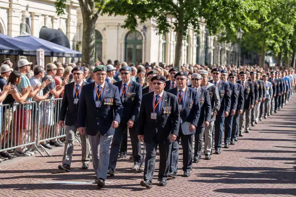 Defilé Veteranendag in Den Haag afgelast vanwege hitte