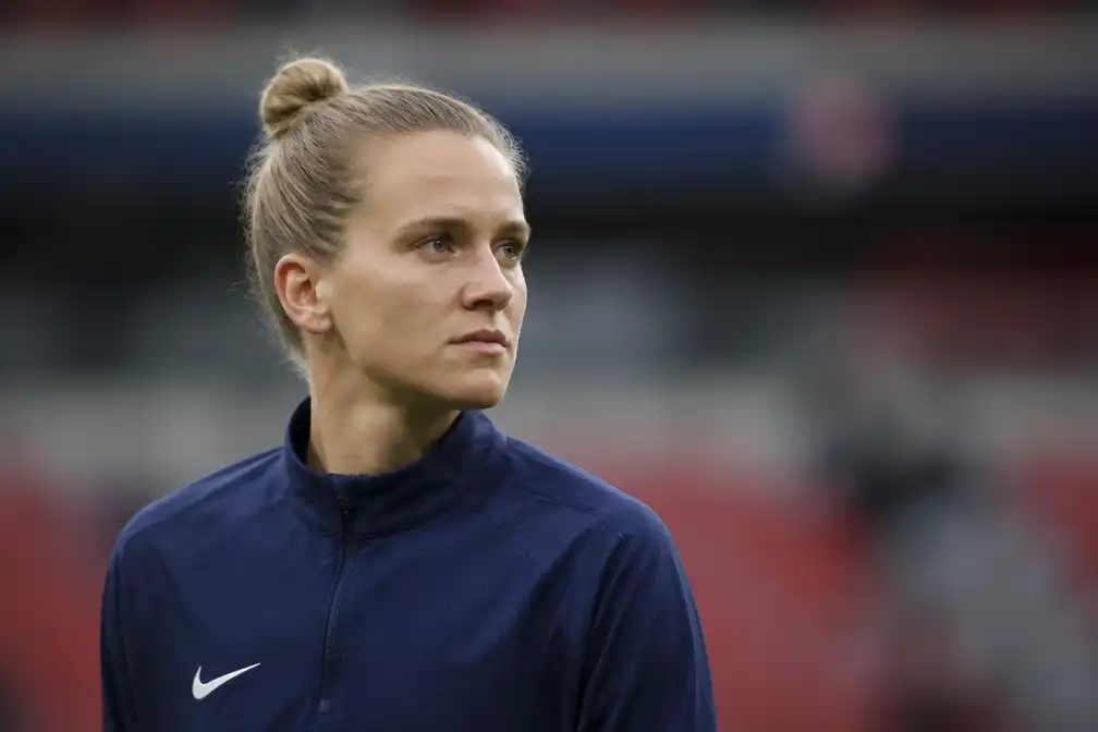 Vivianne Miedema genomineerd voor Gouden Bal tijdens blessureherstel