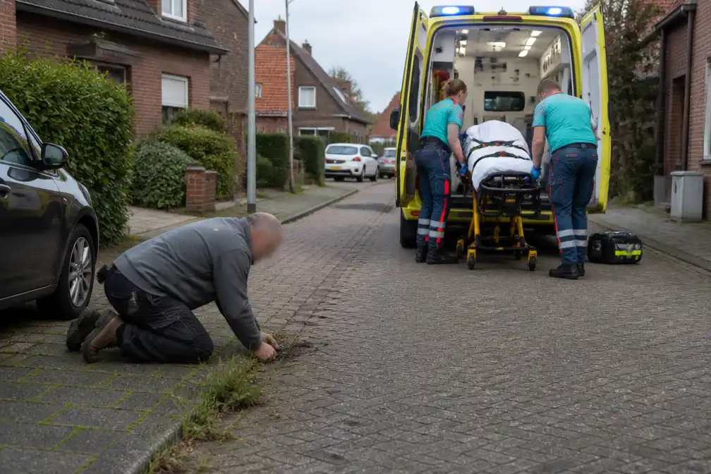 Man uit Losser zwaargewond overreden door overbuurman tijdens onkruid wieden