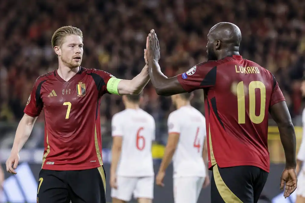 De Bruyne scoort twee keer bij 3-0 zege van België tegen Turkije