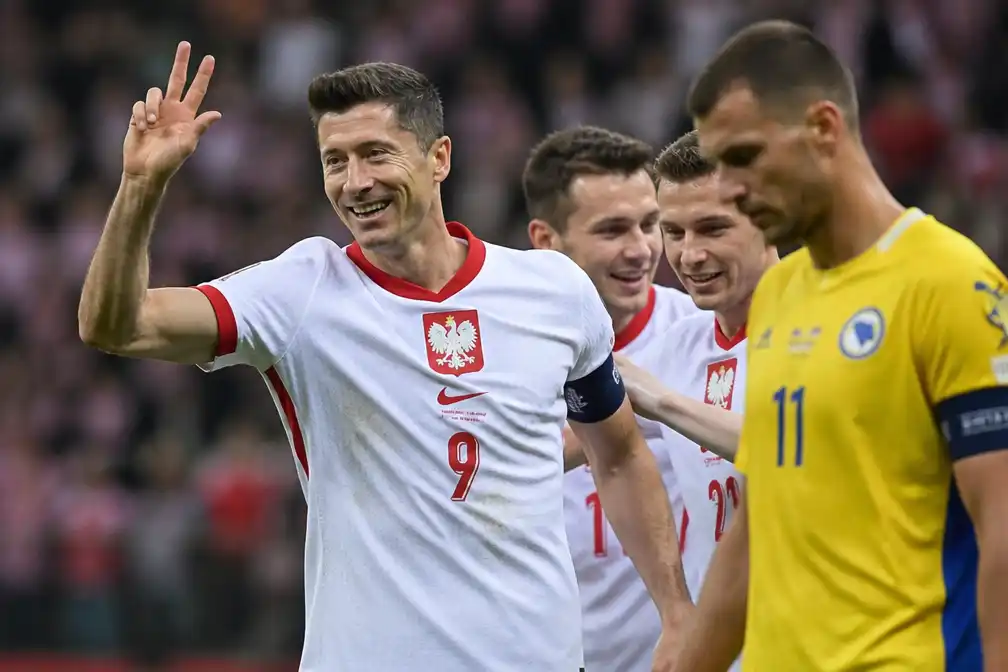 Polen wint met 6-0 van Roemenië, hattrick Lewandowski; Džeko neemt afscheid