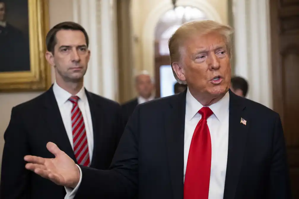 Trump deelt mobiele nummer van senator Cotton in conflict over zomertijdwet