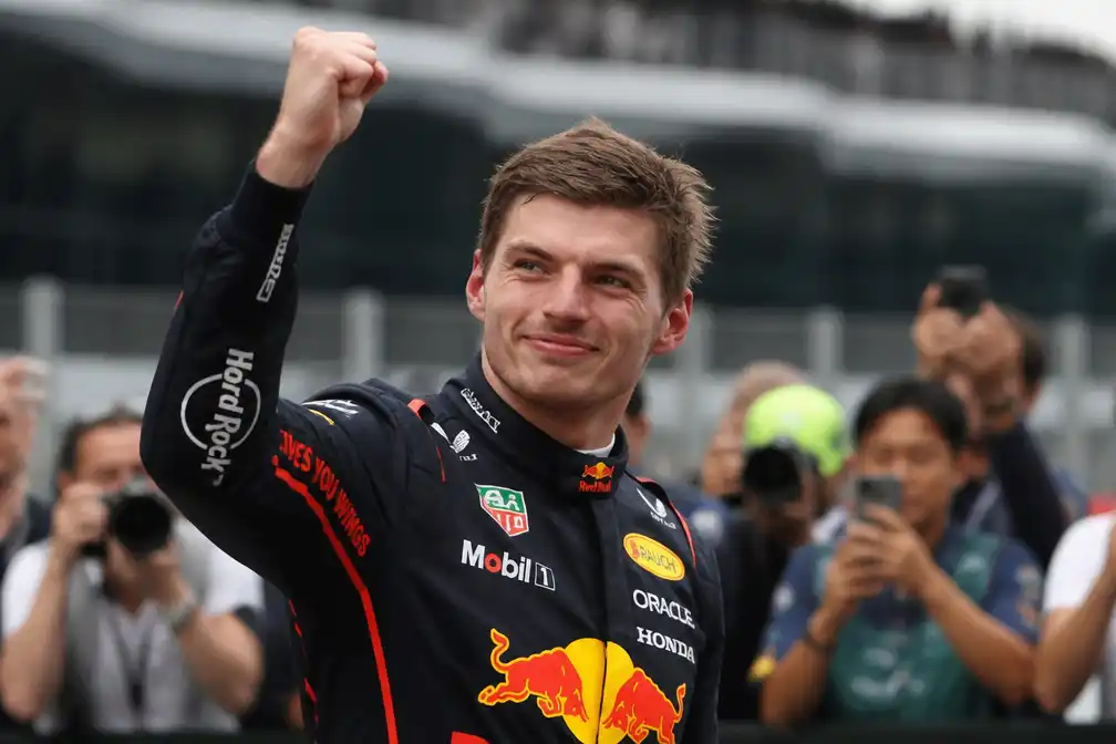 Verstappen gaat met zege in Maleisië voorbij Prost in elfde jaar op rij