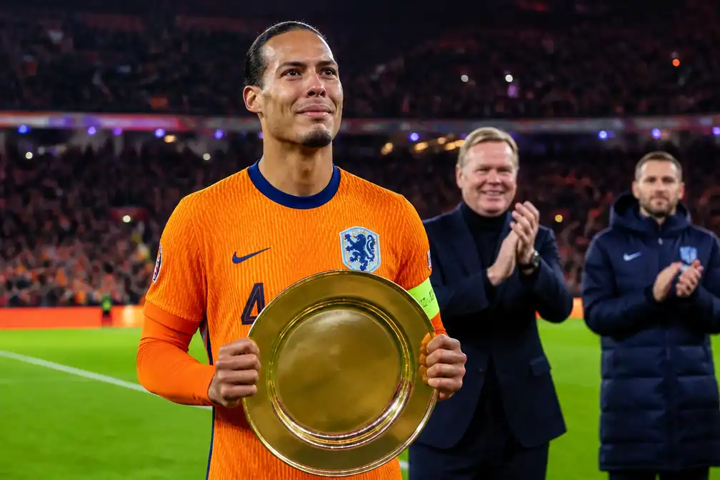 Van Dijk viert 100e interland bij 2-1 zege van Oranje op Servië